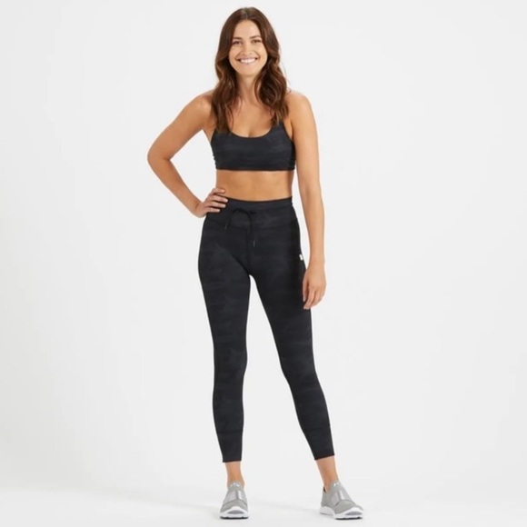 Vuori comfortable work out pants ❤️❤️❤️ - Picture 3 of 4